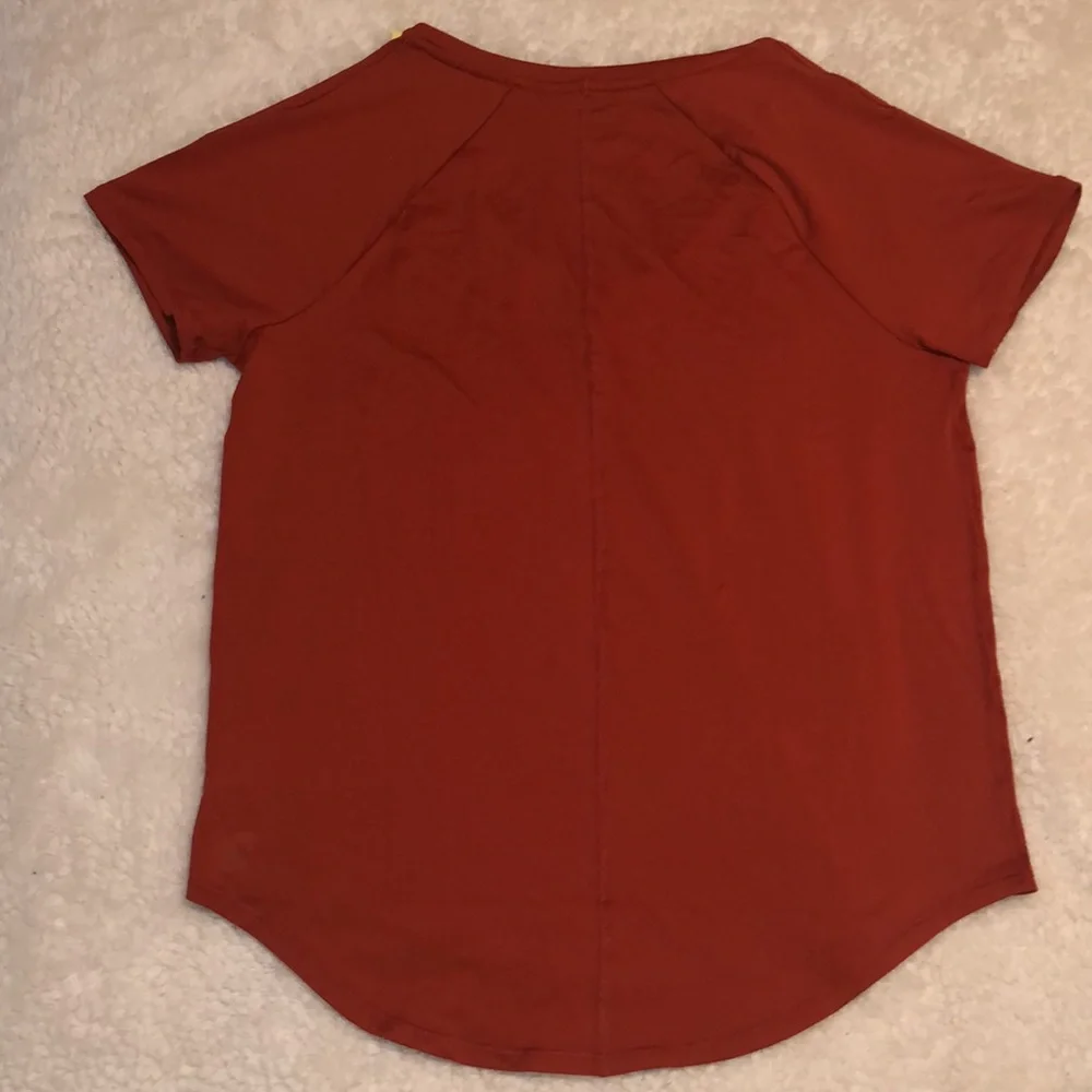 All In Motion Performance Top - Picture 3 of 4